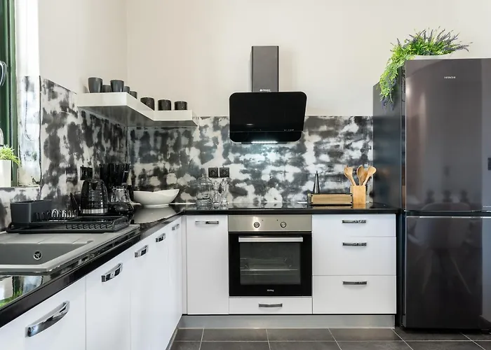 Amabilis 아르고스톨리온